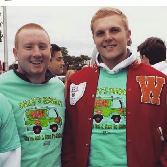 Stephen Golonka - Poshmark Profile Picture of Stephen Golonka (@sgolonka9) on Poshmark