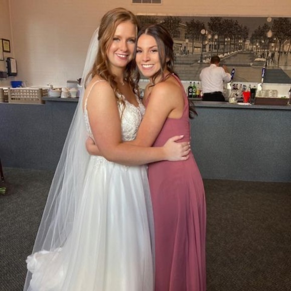 Profile Picture of Allison K (@allisonkoss) on Poshmark