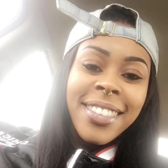Profile Picture of Amber Saulsberry (@pryncezz09) on Poshmark
