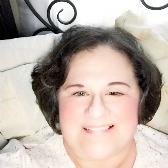 Profile Picture of Karen Herinckx (@karenjoy1951) on Poshmark