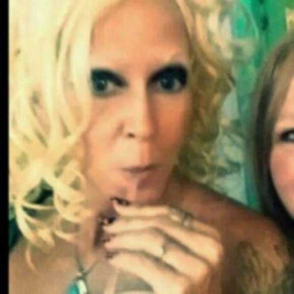 Profile Picture of Mandy Billotte (@mandy199712) on Poshmark