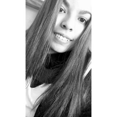 Profile Picture of Rosa Chacón (@UniversesLarry) on Twitter