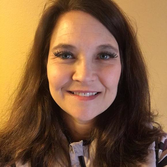 Profile Picture of Heather Philip (@hphilip) on Poshmark