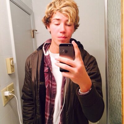 Profile Picture of Colin Frazier (@swimmincolin) on Twitter