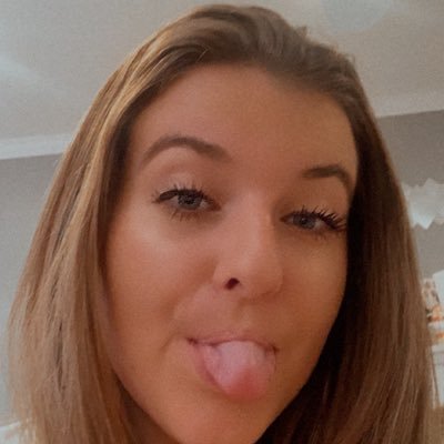 Profile Picture of Kelli (@KelliRose15) on Twitter