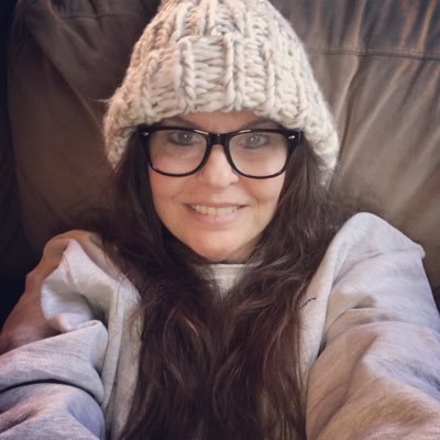 Profile Picture of Maribeth Schneider (@MBSeton29) on Twitter