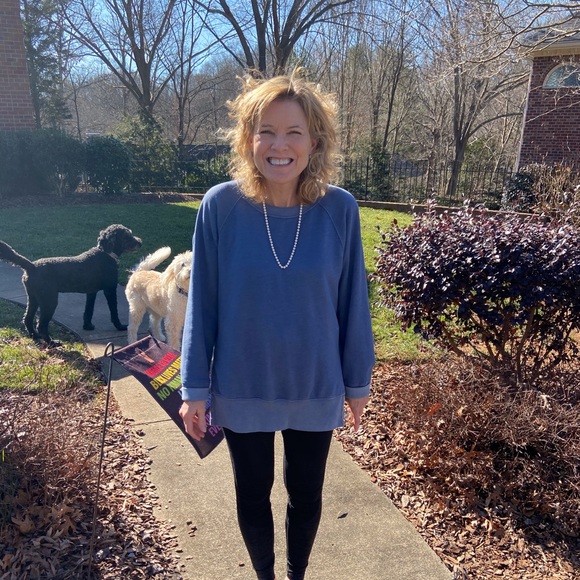 Profile Picture of Debbie Niblock (@dniblock) on Poshmark