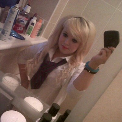 Profile Picture of Naomi Devlin Xx (@naomidevlinn_x) on Twitter
