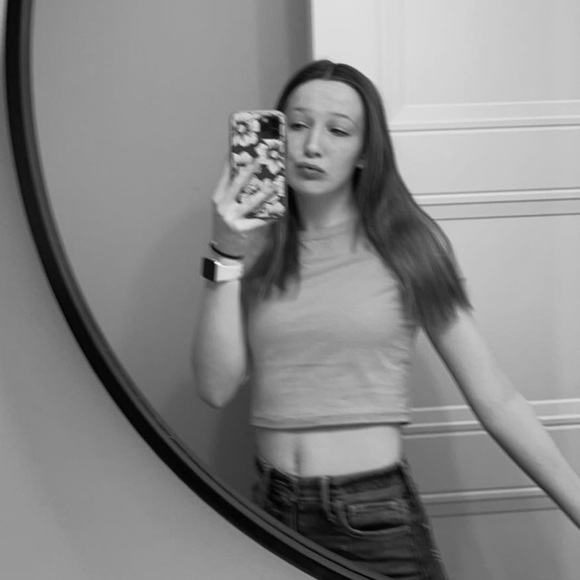 Profile Picture of Kierstin Lindseth (@kierstinl23) on Poshmark