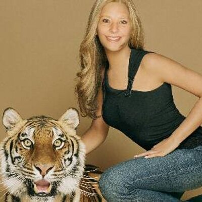 Profile Picture of Chrystal  Raynor (@CBlueeyes34) on Twitter