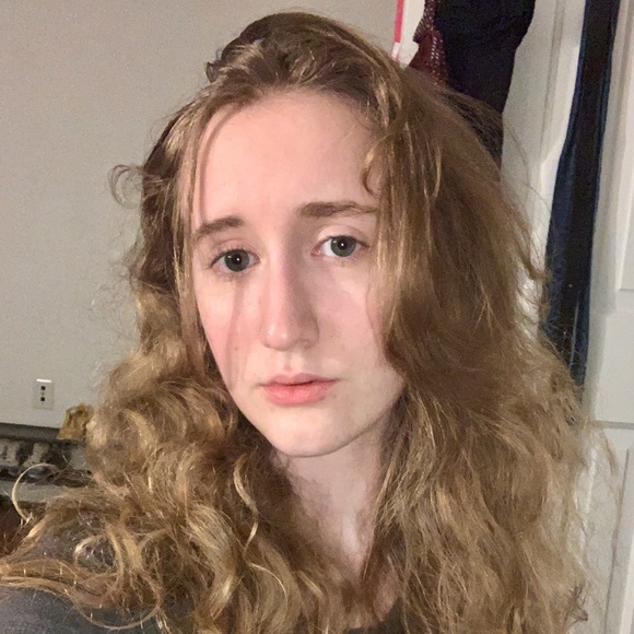 Phoebe Cox - Poshmark Profile Picture of Phoebe Cox (@pac6) on Poshmark