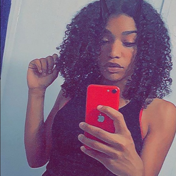 Profile Picture of Alora Davis (@alorad084) on Poshmark