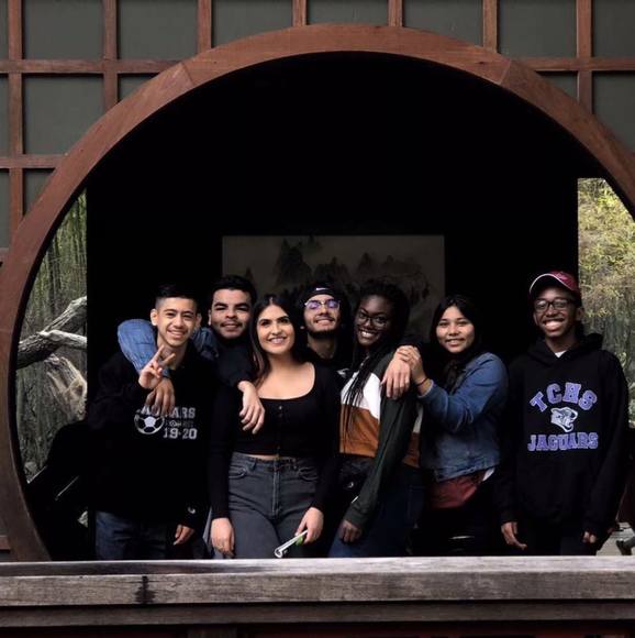 Leo Reyes - Poshmark Profile Picture of Leo Reyes (@leoleotapatio) on Poshmark