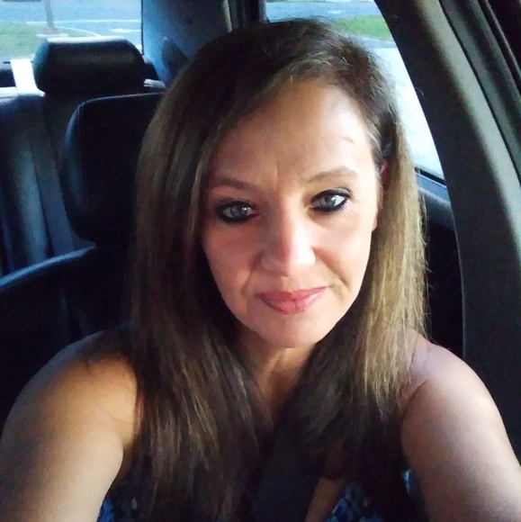 Profile Picture of Crystal Mccaghren (@amandamccaghren) on Poshmark