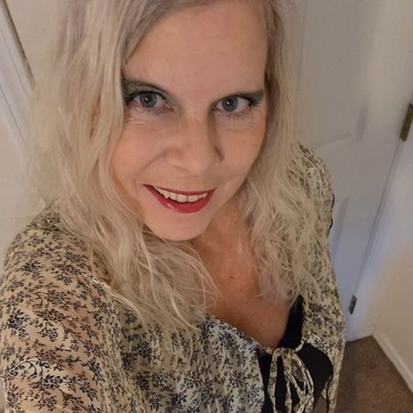 Profile Picture of Stacey Kahle thomas (@stacey4jams) on Poshmark