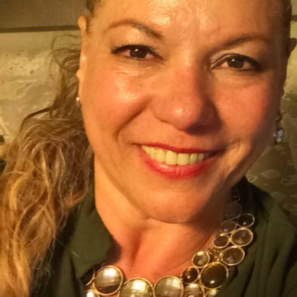 Profile Picture of Bethsy Granthon (@begran) on Poshmark