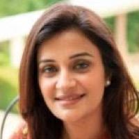 Profile Picture of Farah Farooq (@DocFarahFarooq) on Twitter