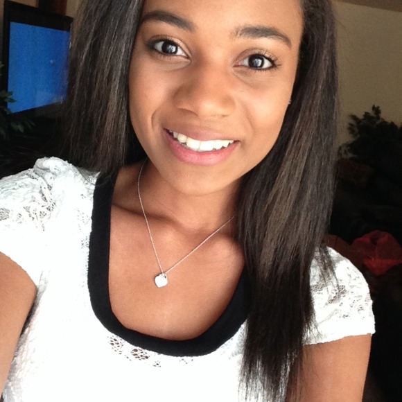 Profile Picture of Dadra Davis (@dadra_d) on Poshmark