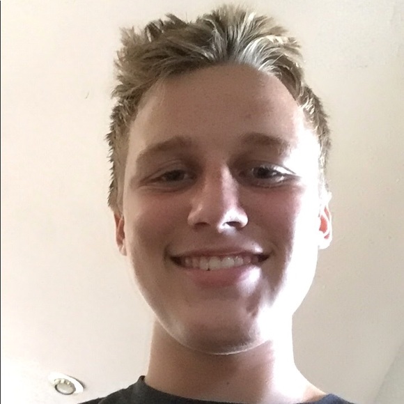 Profile Picture of Matthew Gilliam (@matthew1611) on Poshmark
