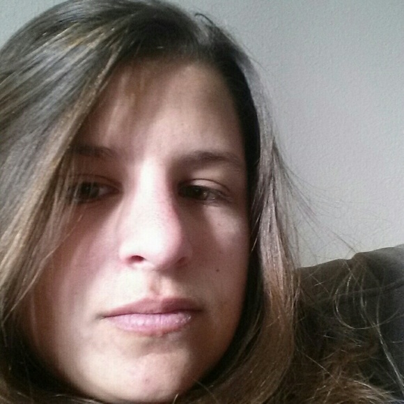 Profile Picture of Crystal Sleeman (@cryssie57) on Poshmark