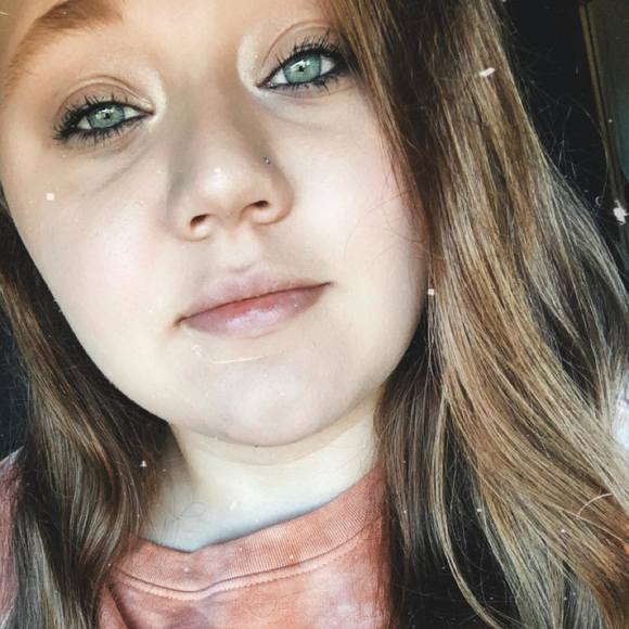 Profile Picture of Allison Beaty (@allisonbeaty13) on Poshmark
