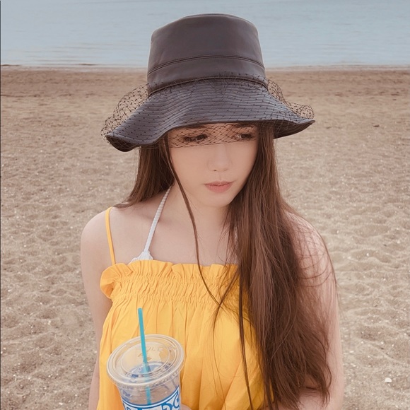 Profile Picture of Christine Lequieu (@clequieu) on Poshmark