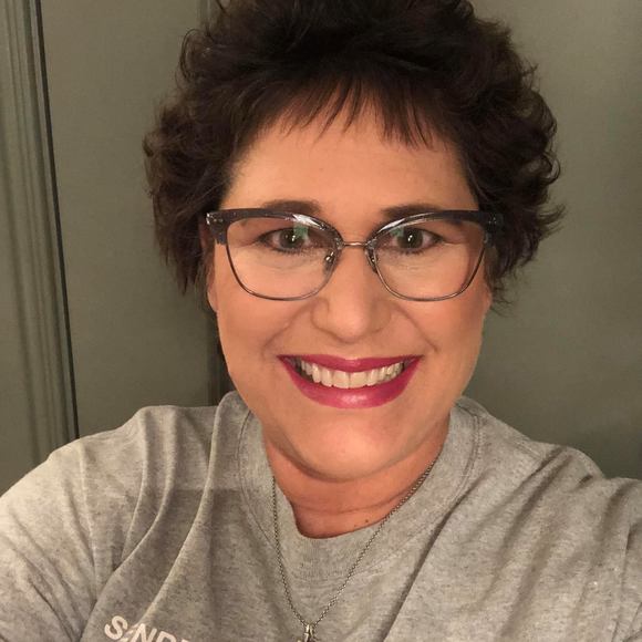 Profile Picture of Debbie Cromwell (@debbiecromwell) on Poshmark