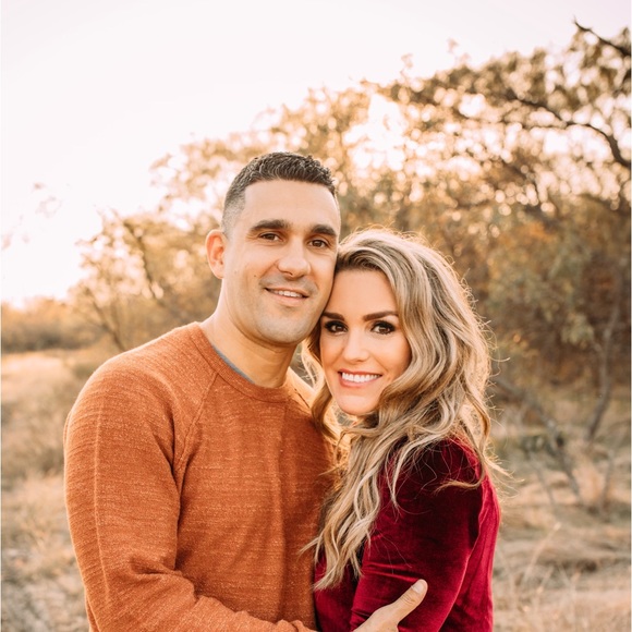 Profile Picture of Melissa Conroy (@mconroy1423) on Poshmark