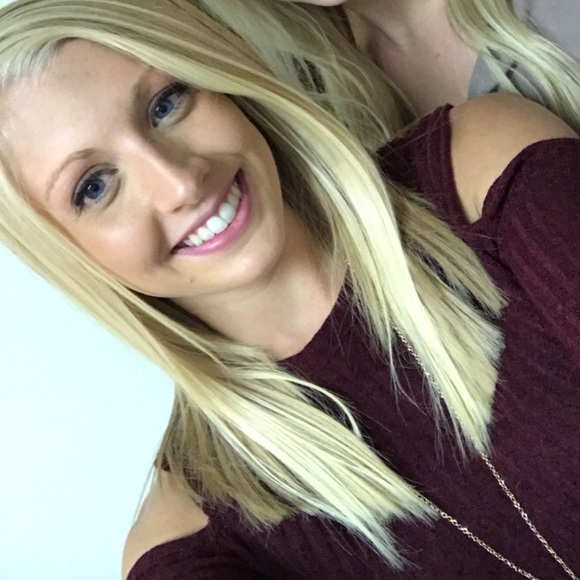 Profile Picture of Karley Hausfeld (@karhausfeld) on Poshmark