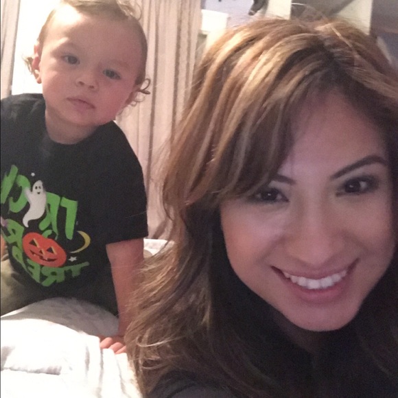 Profile Picture of Carlie Taylor (@carcarr22) on Poshmark