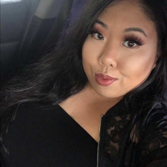 Profile Picture of Tatiana Phanthavongsa (@tots559) on Poshmark