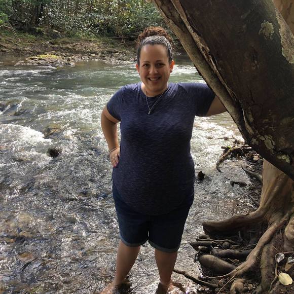 Profile Picture of Lara Diaz (@laradiaz17) on Poshmark