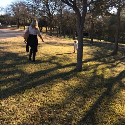 Profile Picture of Lisa Byrd (@capturedlight) on Twitter