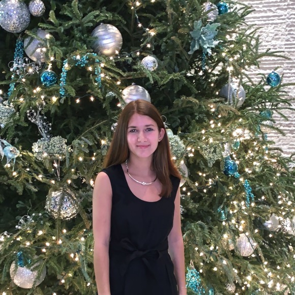 Profile Picture of Maya Diaz (@mayadiaz2000) on Poshmark