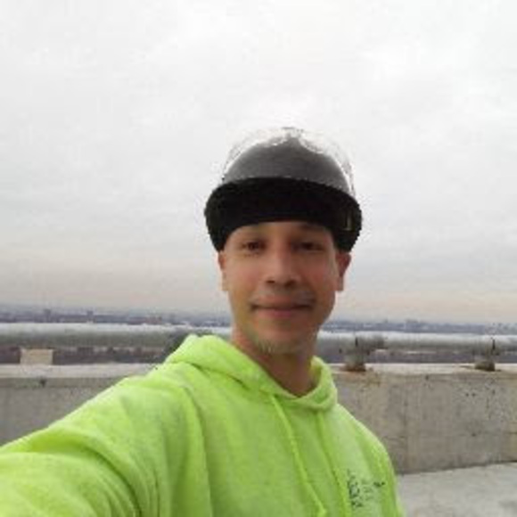 Profile Picture of Geronimo Perez (@gaperez093068) on Poshmark