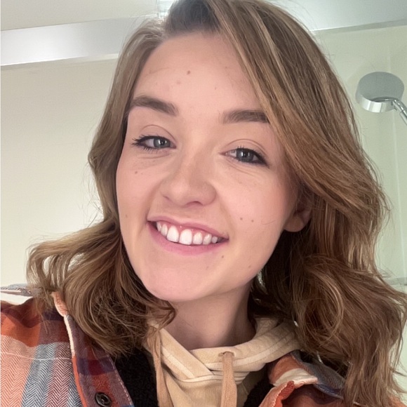 Profile Picture of Nicole Sikkema (@nsikkema) on Poshmark