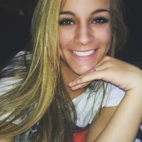 Sophia Stephens - Poshmark Profile Picture of Sophia Stephens (@soppphhiia) on Poshmark