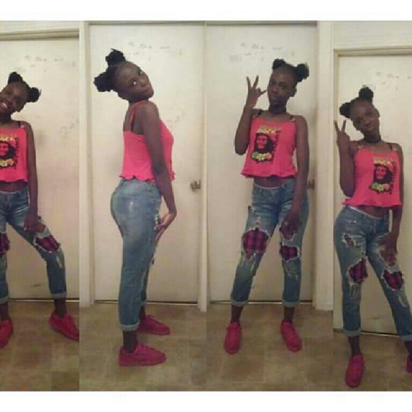 Profile Picture of Nadia Mitchell (@charles100000) on Poshmark