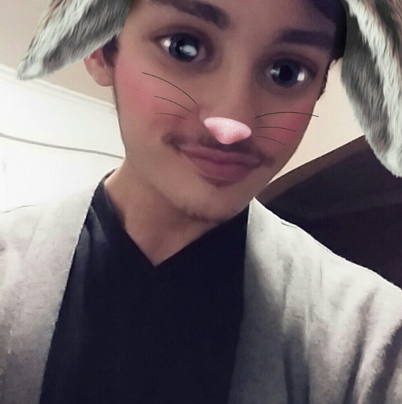 Profile Picture of Jonathan Rivera (@joty4013) on Poshmark