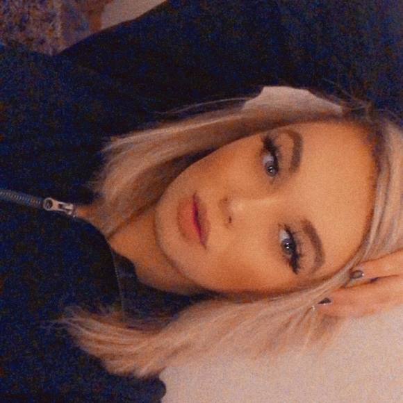 Profile Picture of Kiara Assailly (@kiaraassailly) on Poshmark