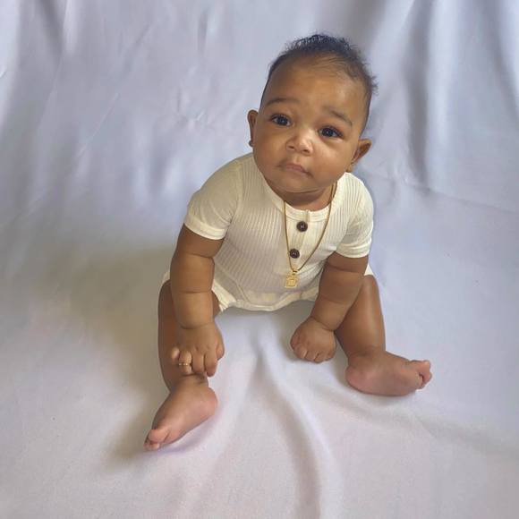 Profile Picture of Honesti Honesti (@honestihonesti) on Poshmark