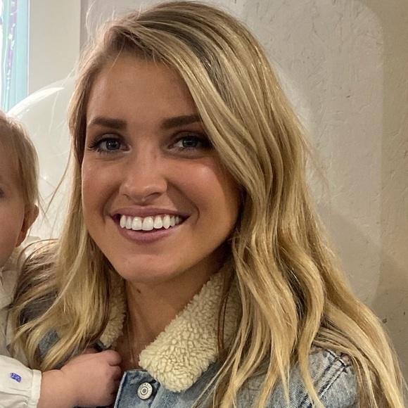 Profile Picture of Lauren Dornink (@dorninkla) on Poshmark