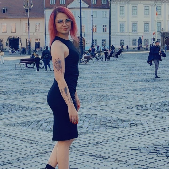 Profile Picture of Alexandra Dinsu (@alexandradinsu10) on Tiktok