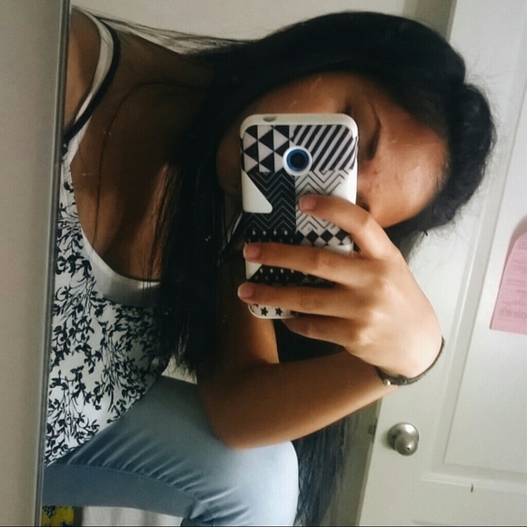 Profile Picture of Prairie Pongsapisoot (@prairie__) on Poshmark