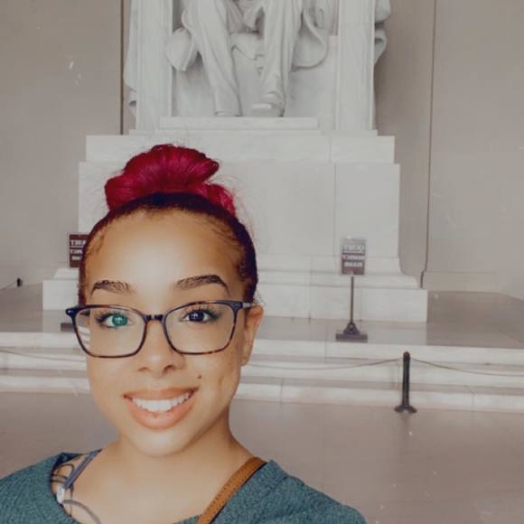 Profile Picture of Chantae Mcdaniel (@lostinawhirl) on Poshmark