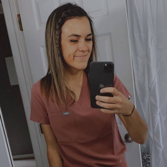 Profile Picture of Taylor Pace (@pacetaylors) on Poshmark