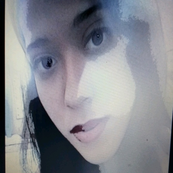 Profile Picture of Mindy Matthews (@neon_sweetheart) on Poshmark