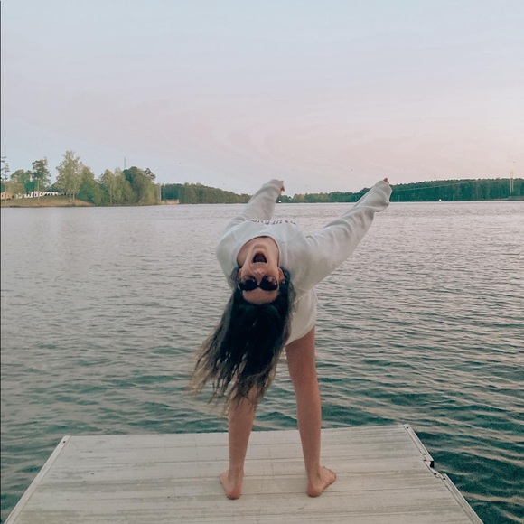 Profile Picture of Alaina Alberts (@alainaalberts) on Poshmark