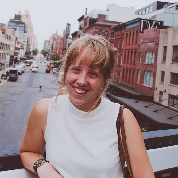 Profile Picture of Paula Moody (@paulapeters) on Poshmark