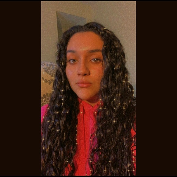 Profile Picture of Diana Vences (@dianavences000) on Poshmark